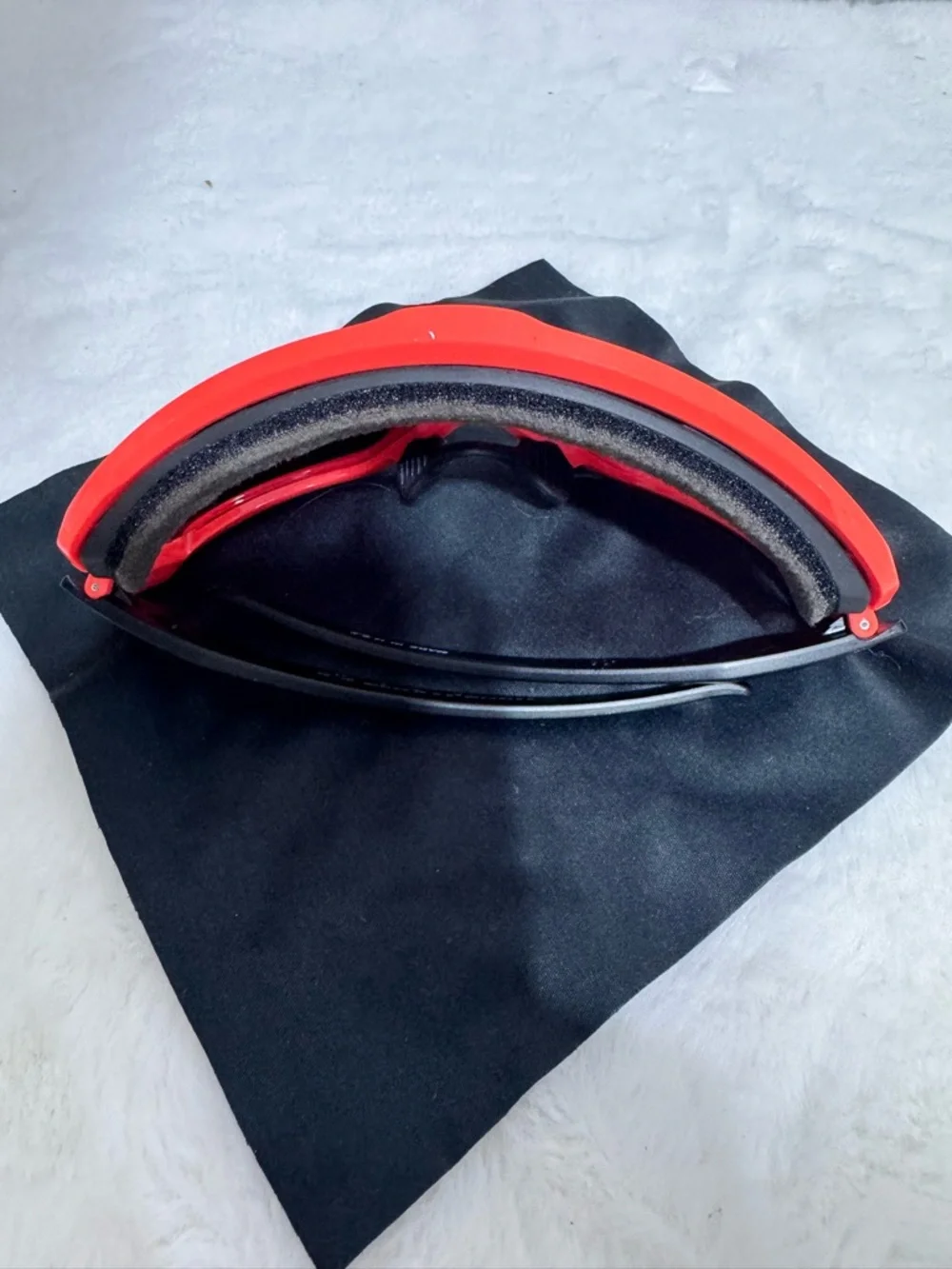 Oakley Snow Goggles with Bright Orange Frame and Red Lens - Picture 12 of 13